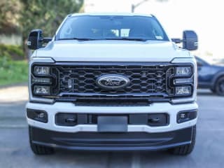 Ford Super Duty F-350 SRW LARIAT 4WD Crew Cab 6.75' Box Ford Super Duty F-350 SRW LARIAT 4WD Crew Cab 6.75' Box