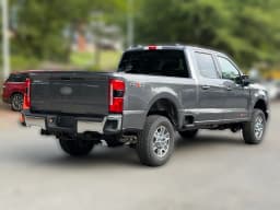 Ford Super Duty F-350 SRW LARIAT 4WD Crew Cab 6.75' Box 2026 — side view