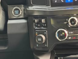 Ford Super Duty F-350 SRW LARIAT 4WD Crew Cab 6.75' Box 2026 — side view
