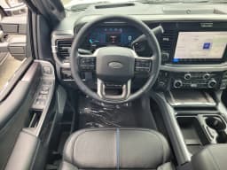 Ford Super Duty F-350 SRW Platinum 4WD Crew Cab 6.75' Box 2027 — side view