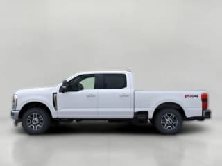 Ford Super Duty F-350 SRW LARIAT 4WD Crew Cab 6.75' Box Ford Super Duty F-350 SRW LARIAT 4WD Crew Cab 6.75' Box