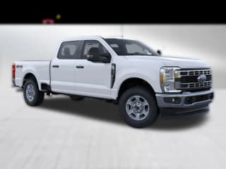 Ford Super Duty F-350 SRW XLT 4WD Crew Cab 6.75' Box Ford Super Duty F-350 SRW XLT 4WD Crew Cab 6.75' Box