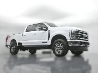 Ford Super Duty F-350 SRW LARIAT 4WD Crew Cab 6.75' Box Ford Super Duty F-350 SRW LARIAT 4WD Crew Cab 6.75' Box