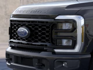 Ford Super Duty F-350 SRW XL 4WD Crew Cab 6.75' Box Ford Super Duty F-350 SRW XL 4WD Crew Cab 6.75' Box