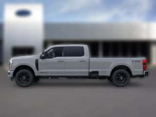Ford Super Duty F-350 SRW XLT 4WD Crew Cab 8' Box Ford Super Duty F-350 SRW XLT 4WD Crew Cab 8' Box