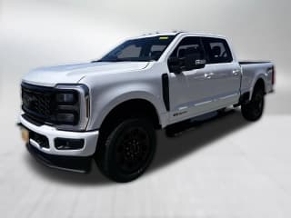 Ford Super Duty F-350 SRW LARIAT 4WD Crew Cab 6.75' Box Ford Super Duty F-350 SRW LARIAT 4WD Crew Cab 6.75' Box