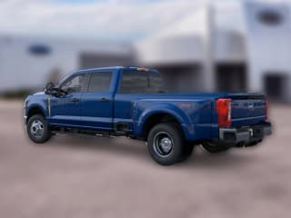 Ford Super Duty F-350 DRW XLT 4WD Crew Cab 8' Box Ford Super Duty F-350 DRW XLT 4WD Crew Cab 8' Box