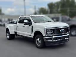 Ford Super Duty F-350 DRW LARIAT 4WD Crew Cab 8' Box 2026 — side view
