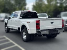 Ford Super Duty F-350 DRW LARIAT 4WD Crew Cab 8' Box 2026 — side view
