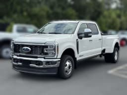 Ford Super Duty F-350 DRW LARIAT 4WD Crew Cab 8' Box 2026 — side view
