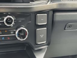 Ford Super Duty F-350 DRW LARIAT 4WD Crew Cab 8' Box 2026 — side view