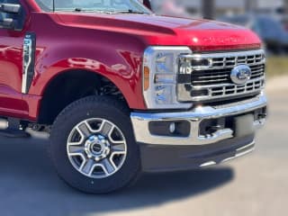 Ford Super Duty F-350 SRW XLT 4WD SuperCab 8' Box Ford Super Duty F-350 SRW XLT 4WD SuperCab 8' Box