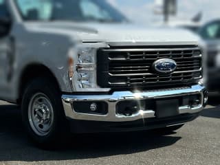 Ford Super Duty F-250 SRW XL 2WD Reg Cab 8' Box Ford Super Duty F-250 SRW XL 2WD Reg Cab 8' Box
