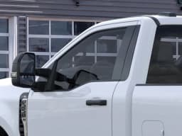 Ford Super Duty F-250 SRW XL 4WD Reg Cab 8' Box 2025 — side view