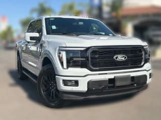 Ford F-150 LARIAT 2WD SuperCrew 5.5' Box Ford F-150 LARIAT 2WD SuperCrew 5.5' Box