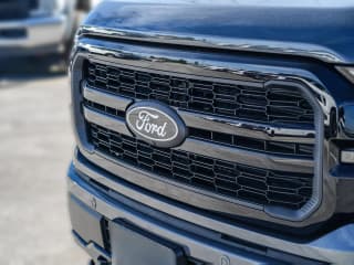 Ford F-150 LARIAT 4WD SuperCrew 5.5' Box Ford F-150 LARIAT 4WD SuperCrew 5.5' Box