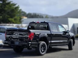 Ford F-150 LARIAT 4WD SuperCrew 5.5' Box 2026 — side view