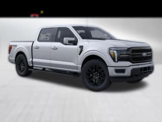 Ford F-150 LARIAT 4WD SuperCrew 5.5' Box Ford F-150 LARIAT 4WD SuperCrew 5.5' Box