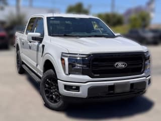 Ford F-150 LARIAT 4WD SuperCrew 5.5' Box Ford F-150 LARIAT 4WD SuperCrew 5.5' Box