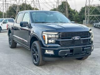 Ford F-150 Platinum 4WD SuperCrew 5.5' Box Ford F-150 Platinum 4WD SuperCrew 5.5' Box