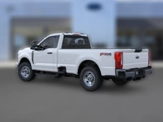 Ford Super Duty F-350 SRW XLT 4WD Reg Cab 8' Box Ford Super Duty F-350 SRW XLT 4WD Reg Cab 8' Box