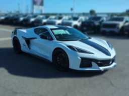 Chevrolet Corvette 2LT 2dr Grand Sport Cpe 2027 — side view