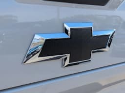Chevrolet Silverado 2500HD Custom 4WD Crew Cab 159" 2026 — side view