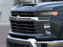 Chevrolet Silverado 2500HD LT 4WD Crew Cab 159" 2026 — side view