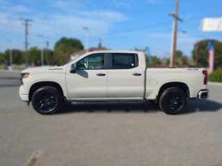 Chevrolet Silverado 1500 Custom 4WD Crew Cab 147" Chevrolet Silverado 1500 Custom 4WD Crew Cab 147"
