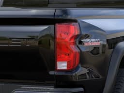 Chevrolet Colorado 4WD Trail Boss Crew Cab 2026 — side view