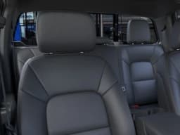 Chevrolet Colorado 4WD Trail Boss Crew Cab 2026 — side view