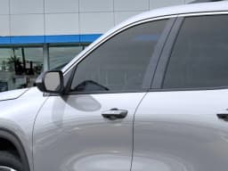 Chevrolet Traverse FWD LT 4dr 2026 — side view