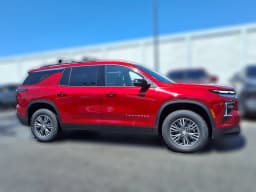 Chevrolet Traverse FWD LT 4dr 2026 — side view