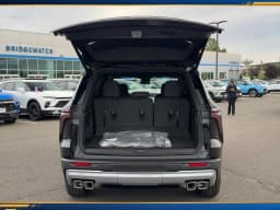 Chevrolet Traverse FWD LT 4dr 2027 — side view