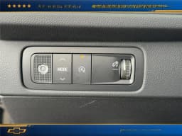 Chevrolet Traverse FWD LT 4dr 2027 — side view