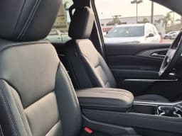 Chevrolet Traverse FWD LT 4dr 2027 — side view