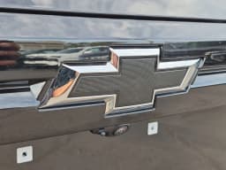 Chevrolet Traverse FWD LT 4dr 2027 — side view