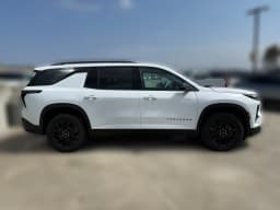 Chevrolet Traverse AWD LT 4dr 2026 — side view