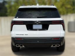 Chevrolet Traverse AWD LT 4dr 2026 — side view