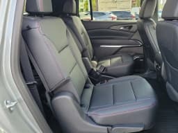 Chevrolet Traverse AWD Z71 4dr 2026 — side view