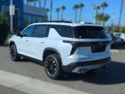 Chevrolet Traverse AWD Z71 4dr 2027 — side view