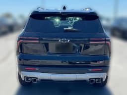 Chevrolet Traverse AWD Z71 4dr 2027 — side view