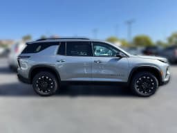 Chevrolet Traverse AWD Z71 4dr 2027 — side view