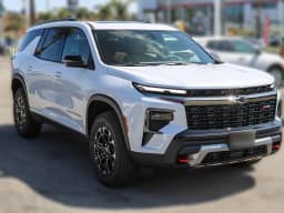 Chevrolet Traverse AWD Z71 4dr 2027 — side view