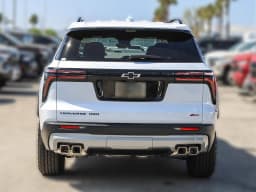 Chevrolet Traverse AWD Z71 4dr 2027 — side view