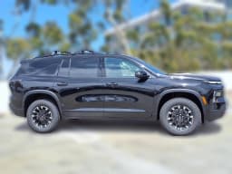 Chevrolet Traverse AWD Z71 4dr 2026 — side view