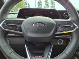 Chevrolet Traverse AWD Z71 4dr 2026 — side view