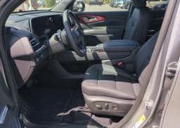 Chevrolet Traverse AWD Z71 4dr 2026 — side view