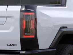 GMC HUMMER EV Pickup 2X e4WD Crew Cab 2026 — side view