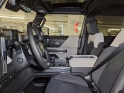 GMC HUMMER EV Pickup 2X e4WD Crew Cab 2026 — side view